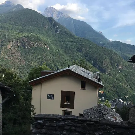Foresteria Vecchiascuola Pianazzola Alojamento de Acomodação e Pequeno-almoço Chiavenna