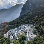 Foresteria Vecchiascuola Pianazzola Oda ve Kahvaltı Chiavenna