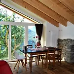 Foresteria Vecchiascuola Pianazzola Oda ve Kahvaltı Chiavenna