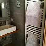 Foresteria Vecchiascuola Pianazzola Oda ve Kahvaltı Chiavenna