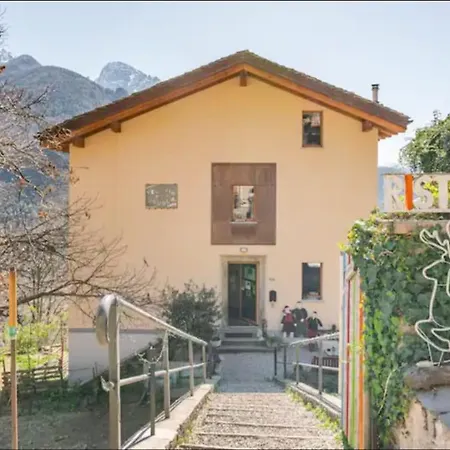Foresteria Vecchiascuola Pianazzola Oda ve Kahvaltı Chiavenna