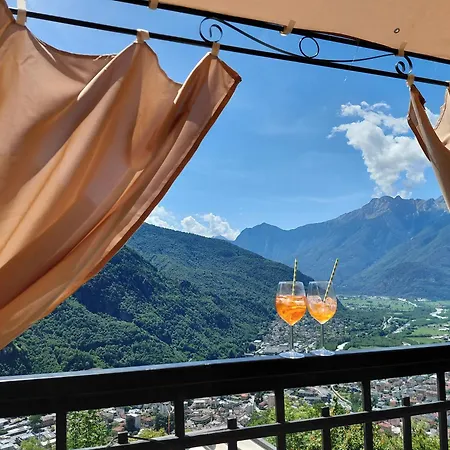 Foresteria Vecchiascuola Pianazzola Couette-café Chiavenna